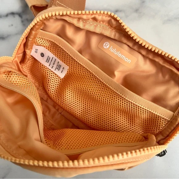 Lululemon Everywhere Belt Bag 1L, Summer Glow - Picture 6 of 10